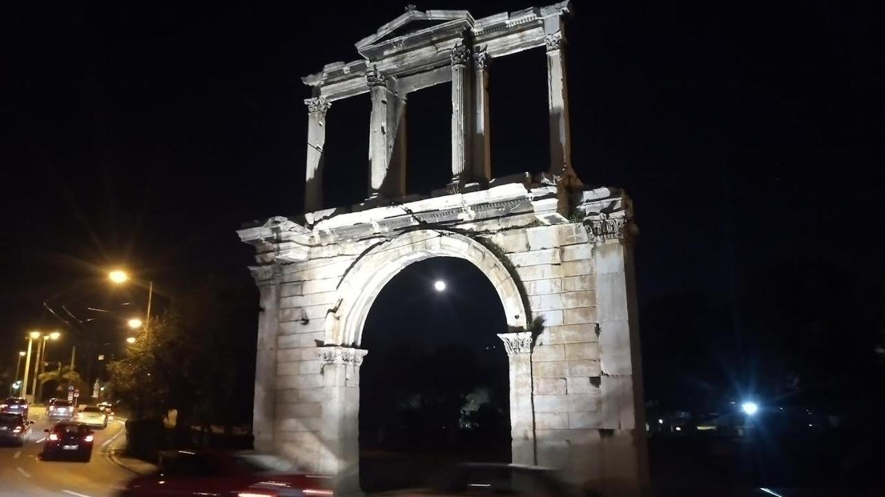 Parthenon And Syntagma Square View Apartment Athena Bagian luar foto