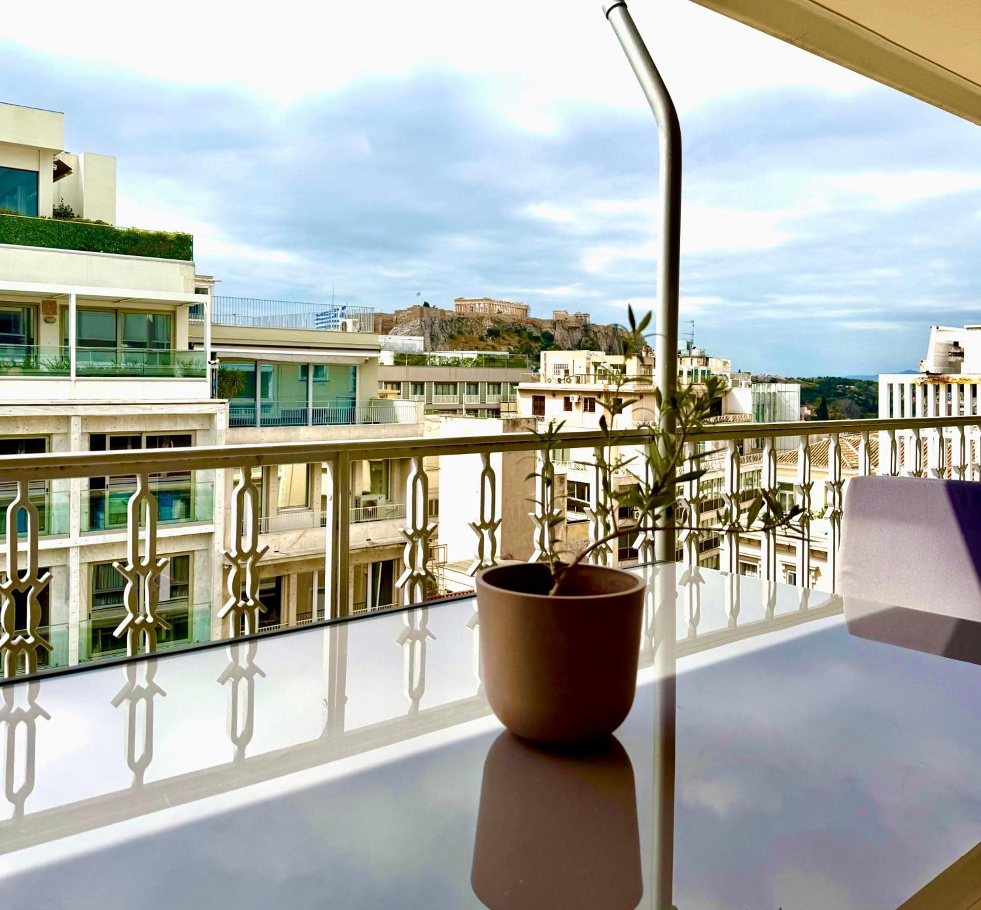 Parthenon And Syntagma Square View Apartment Athena Bagian luar foto